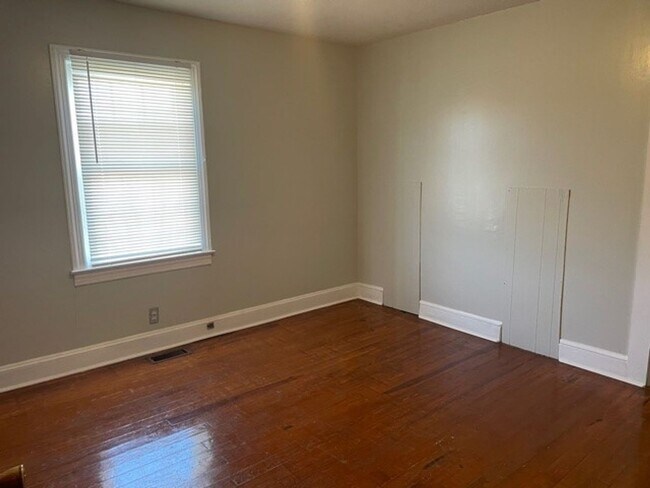 Building Photo - 3 Bedroom Ranch Convenient to I-85