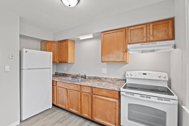 Building Photo - 4200 N Arlington Ave