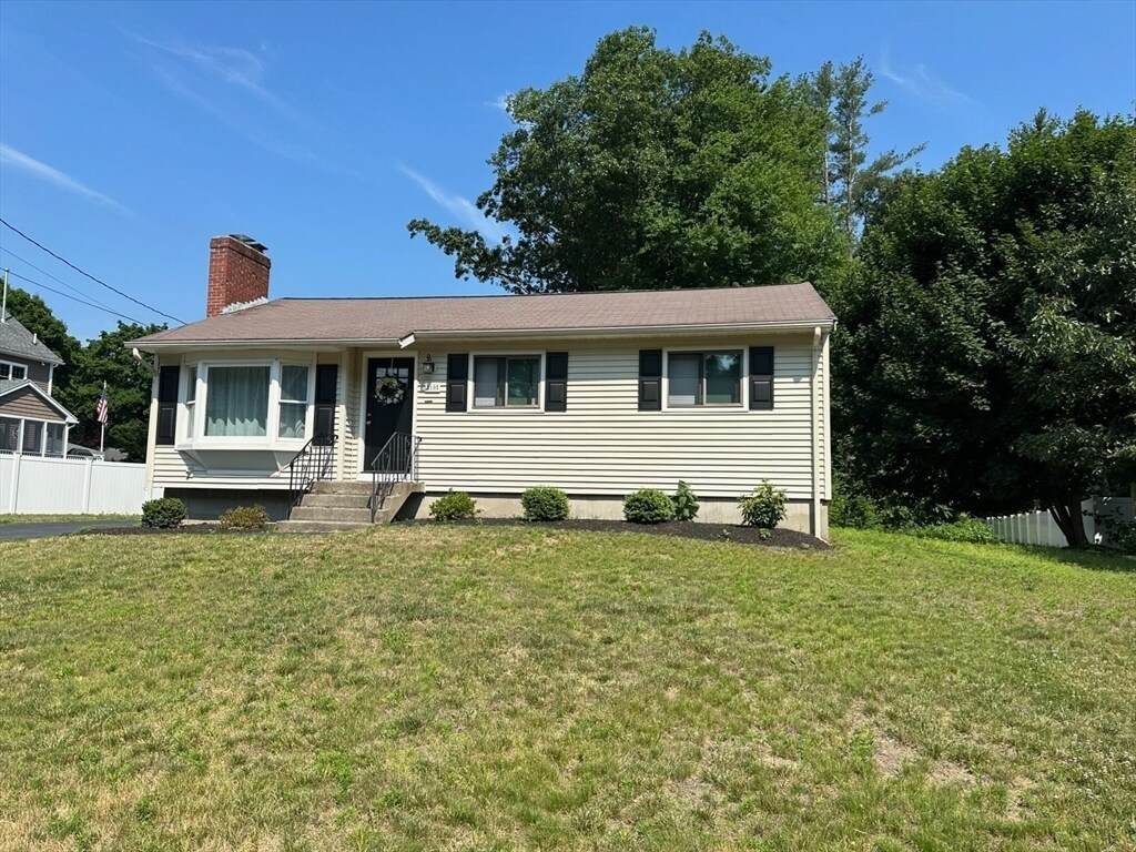 Primary Photo - 10 Brantwood Ln