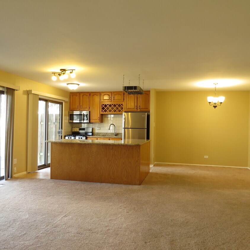 Primary Photo - 325 Springlake Ln