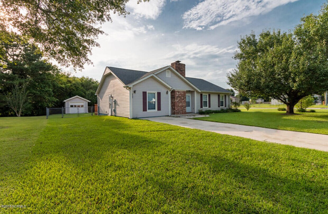 323 Quail Ridge Rd, Jacksonville, NC 28546 House Rental in