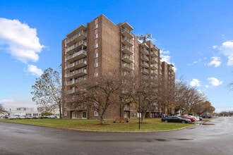 Building Photo - 805 Grand Ave W