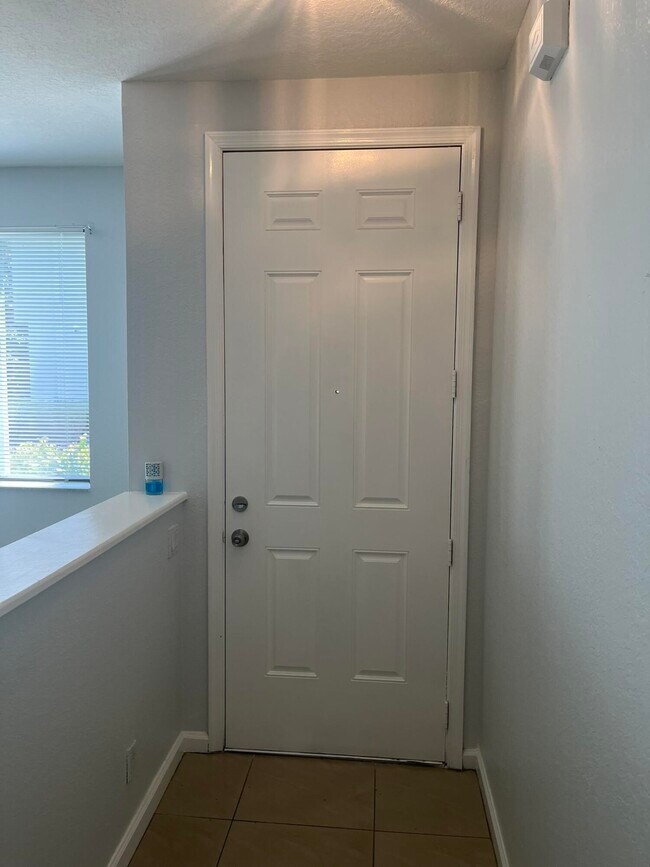 Foto del edificio - 3231 Laurel Ridge Cir