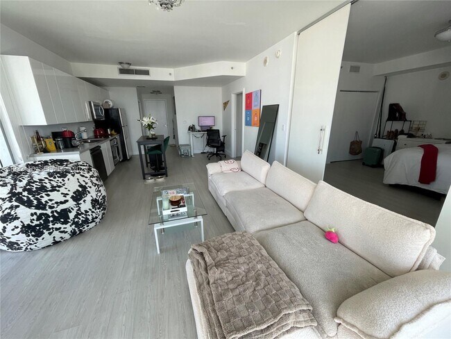 Foto del edificio - 90 SW 3rd St