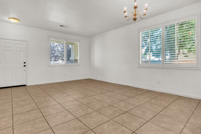 Building Photo - 26819 Rancho Serena St