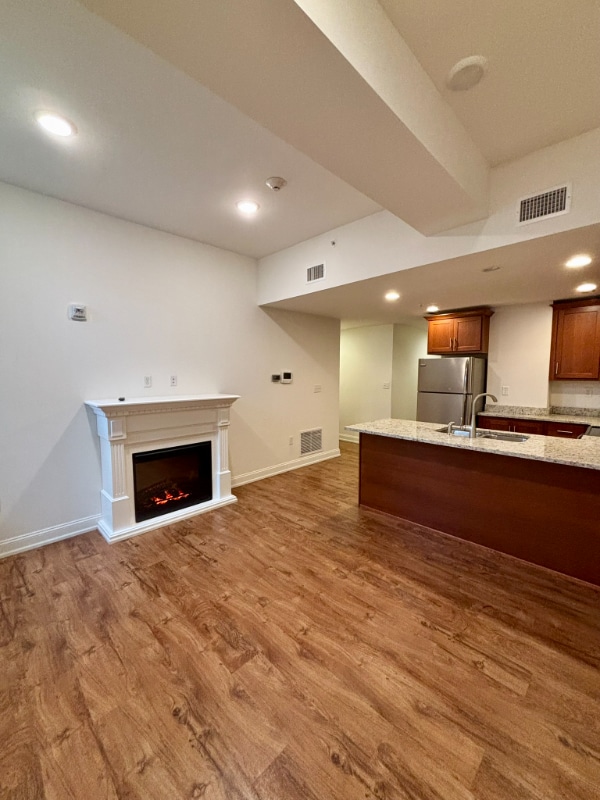 Building Photo - 591 Terrace Park