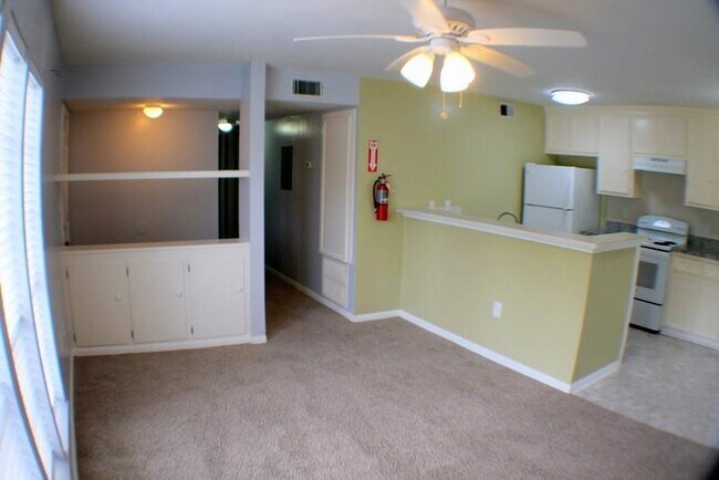 Building Photo - 6326 Culmore Dr