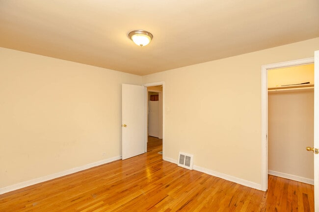 Building Photo - 4258 W Nelson St