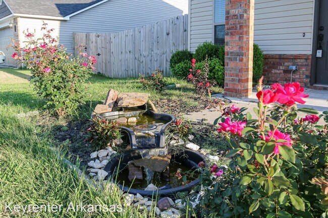 Foto del edificio - 3 br, 2.5 bath House - 2711 Wyandotte Ave