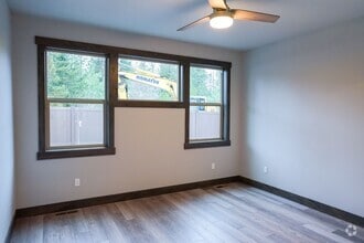 Building Photo - 14066 Rainier Loop
