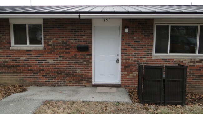 433 N Old St Louis Rd