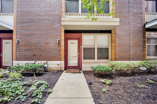 Building Photo - 1234 W Monroe St