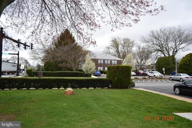 Building Photo - 224 Pennell Rd