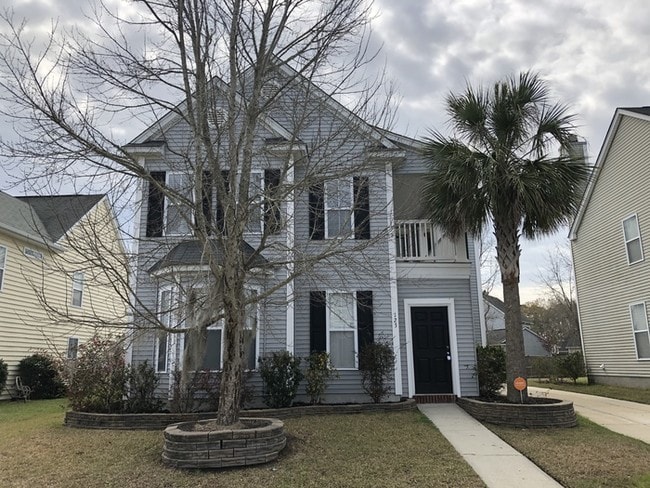 Building Photo - 123 Cypress View FOR RENT!