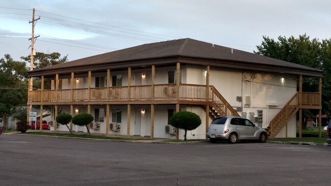 Building Photo - 905 East St
