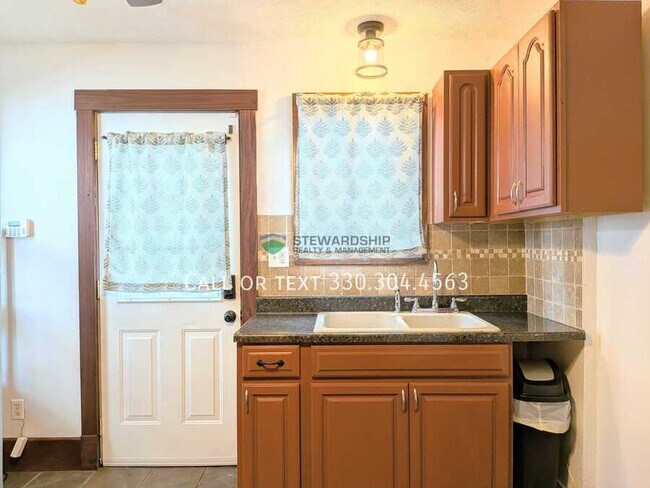 Foto del edificio - 750 Amherst Rd NE