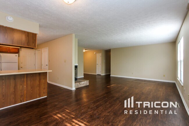 Building Photo - 7540 Crickwood Ln