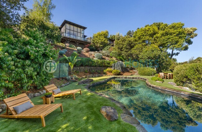 Foto del edificio - Gated Tiburon Bayfront Estate | Sweeping Bay Views & Pool - FOUNDATION