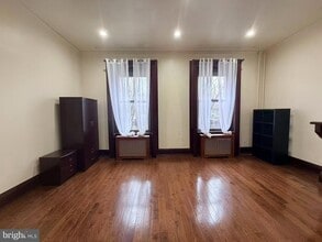 Building Photo - 4428 Chestnut St