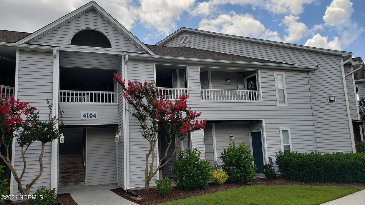 Foto principal - 4104 Breezewood Dr