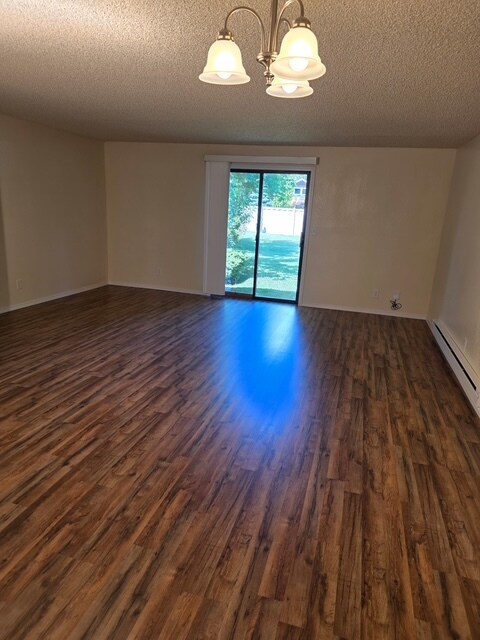 Foto del edificio - 1577 E Skyview Ln