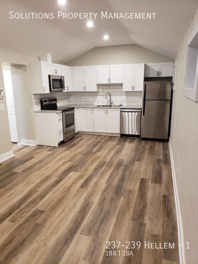 Building Photo - **ALL INCLUSIVE 1 Bedroom with Vaulted Ceiling.