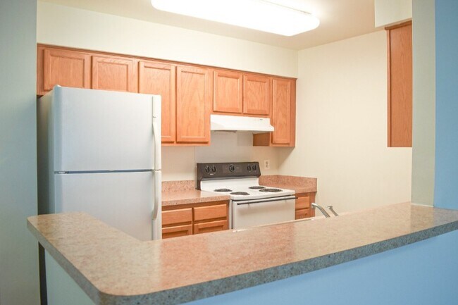 Cocina - Birchwood at Ambler (62+ Senior Community)