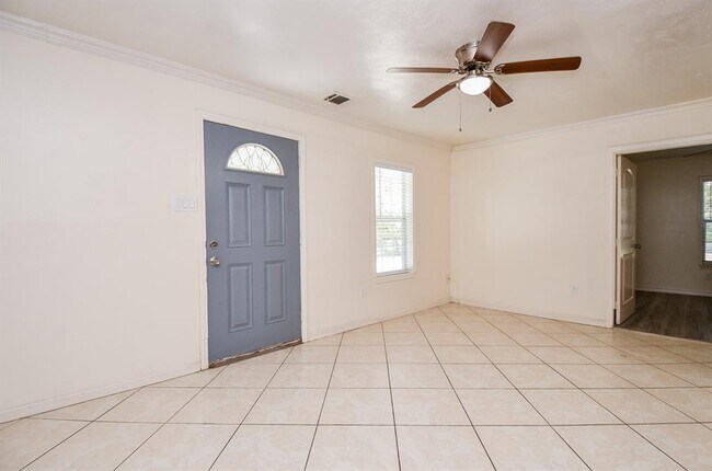 Foto del edificio - 6920 Cayton St