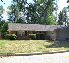 Building Photo - 4244 NW 56th Terrace