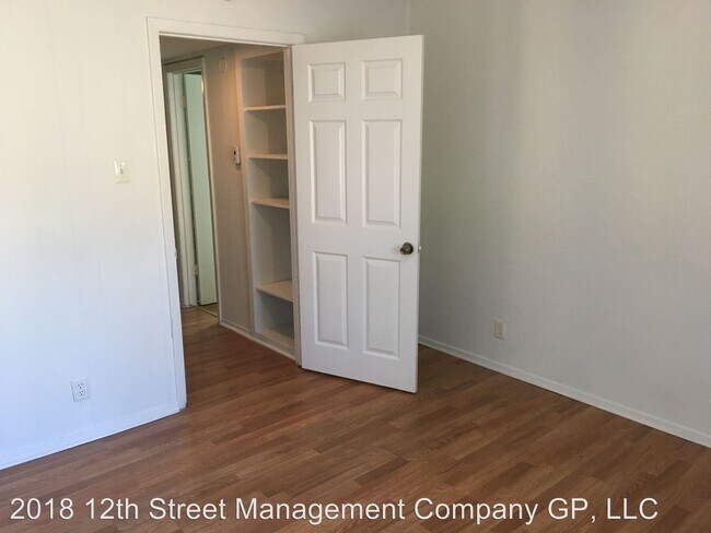 Foto del edificio - 3313 E 12th St