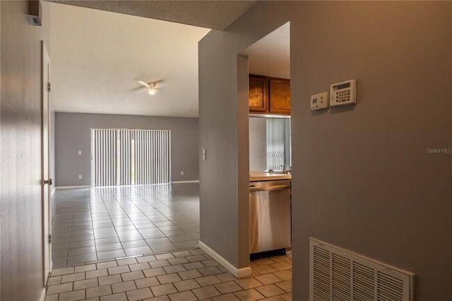 Foto del edificio - 8273 Cascade Oaks Dr