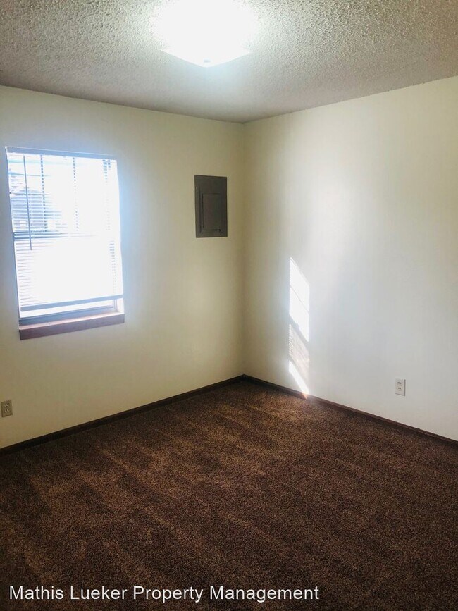 Building Photo - 2 br, 1 bath House - 804 W 13th Apt A