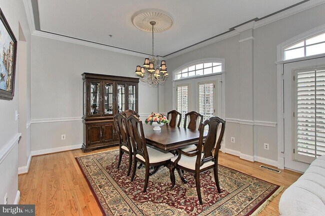 Foto del edificio - 5238 Bessley Pl