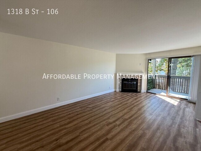 Foto del edificio - 1318 B St
