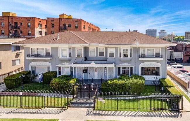 Foto del edificio - 1818 Wilcox Ave