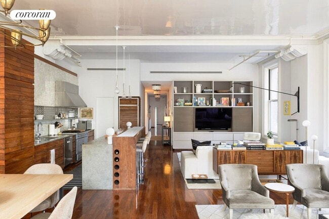 Building Photo - 170 Fifth Avenue 3