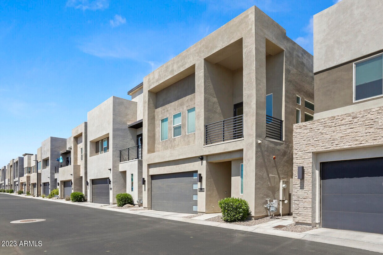Primary Photo - 6888 E Lyra Dr