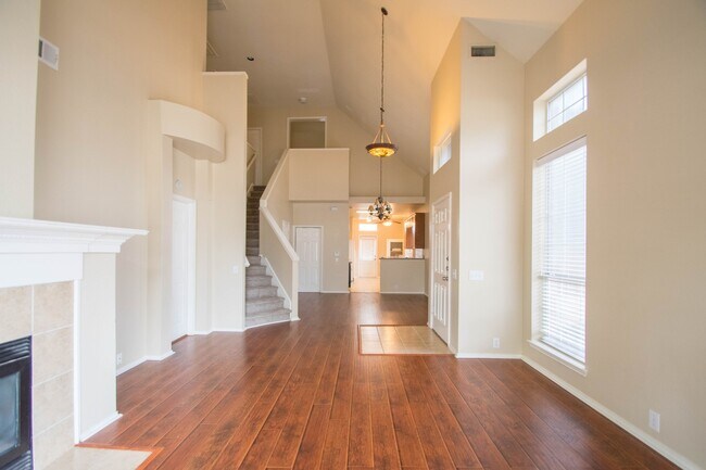 Building Photo - Beautiful Brick 3-2-2 in Frisco