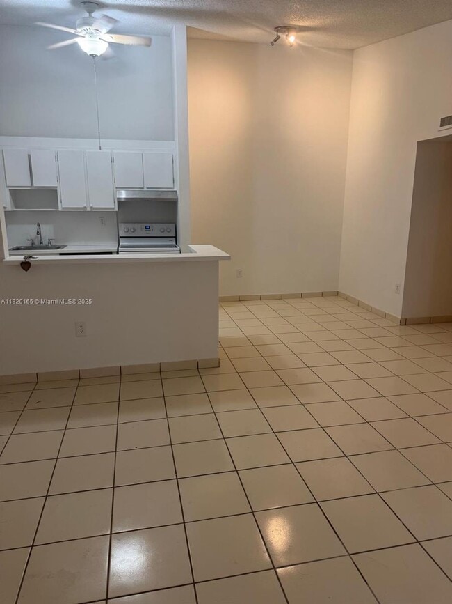 Foto del edificio - 4760 NW 102nd Ave