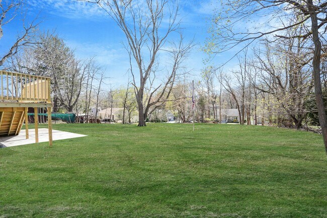 Foto del edificio - 2939 N Wading River Rd