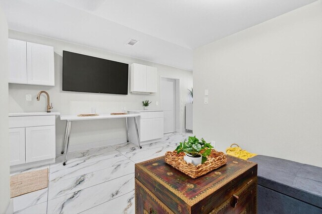 Building Photo - 10538 55th Ave