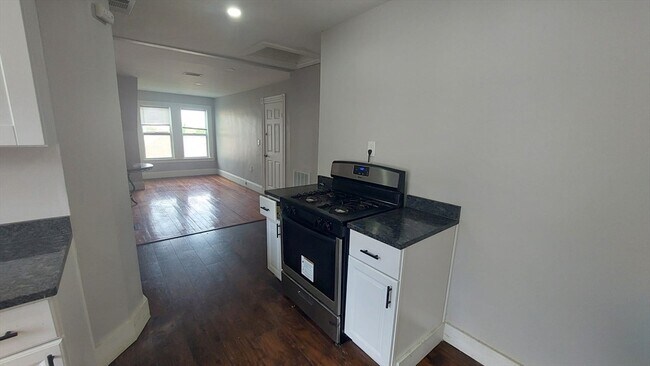 Building Photo - 31 Bullard St