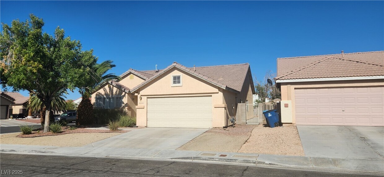 Primary Photo - 4646 Wood View St