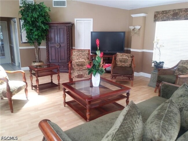 Foto del edificio - 5315 Summerlin Rd