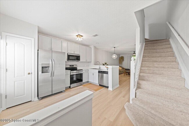 Foto del edificio - 1311 Hampton Park Ln