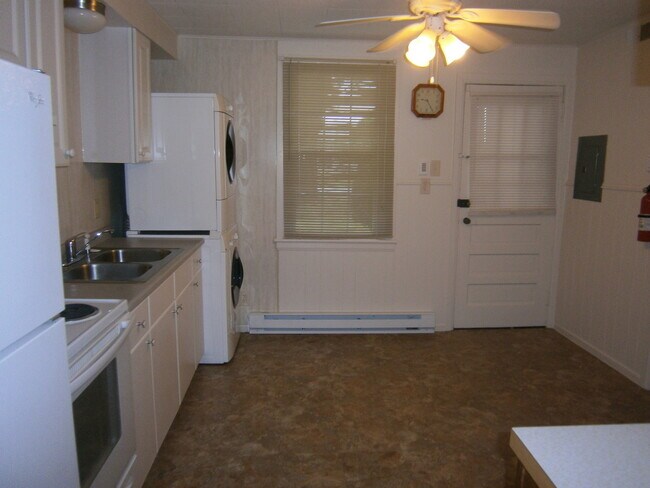 Foto del edificio - Nice Sized 1 Bedroom Duplex