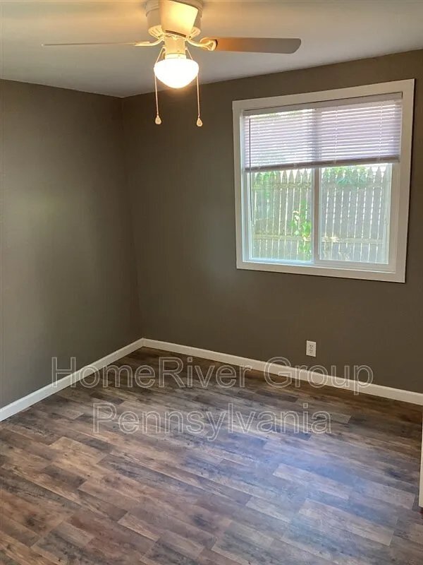 Foto del edificio - 221 Caruso Dr