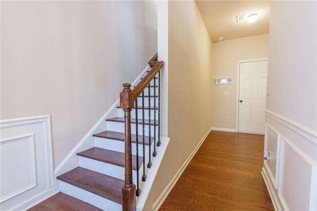 Building Photo - 1299 Hopkins Dr