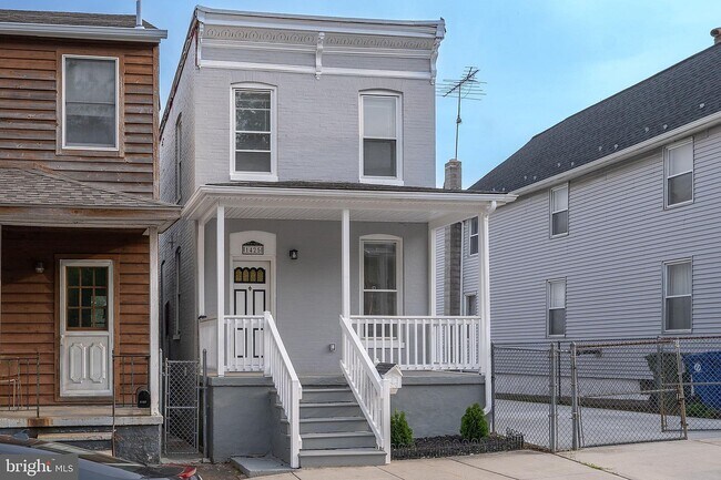 Building Photo - 1425 Cherry St