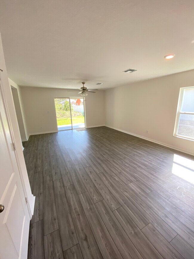 Foto del edificio - 580 Gallagher St SW